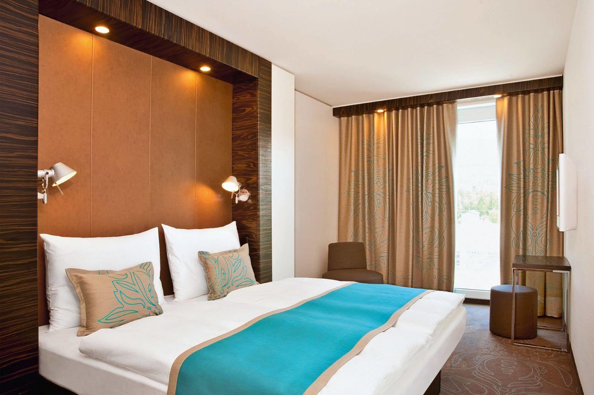 Motel One Nuernberg-Plaerrer Εξωτερικό φωτογραφία