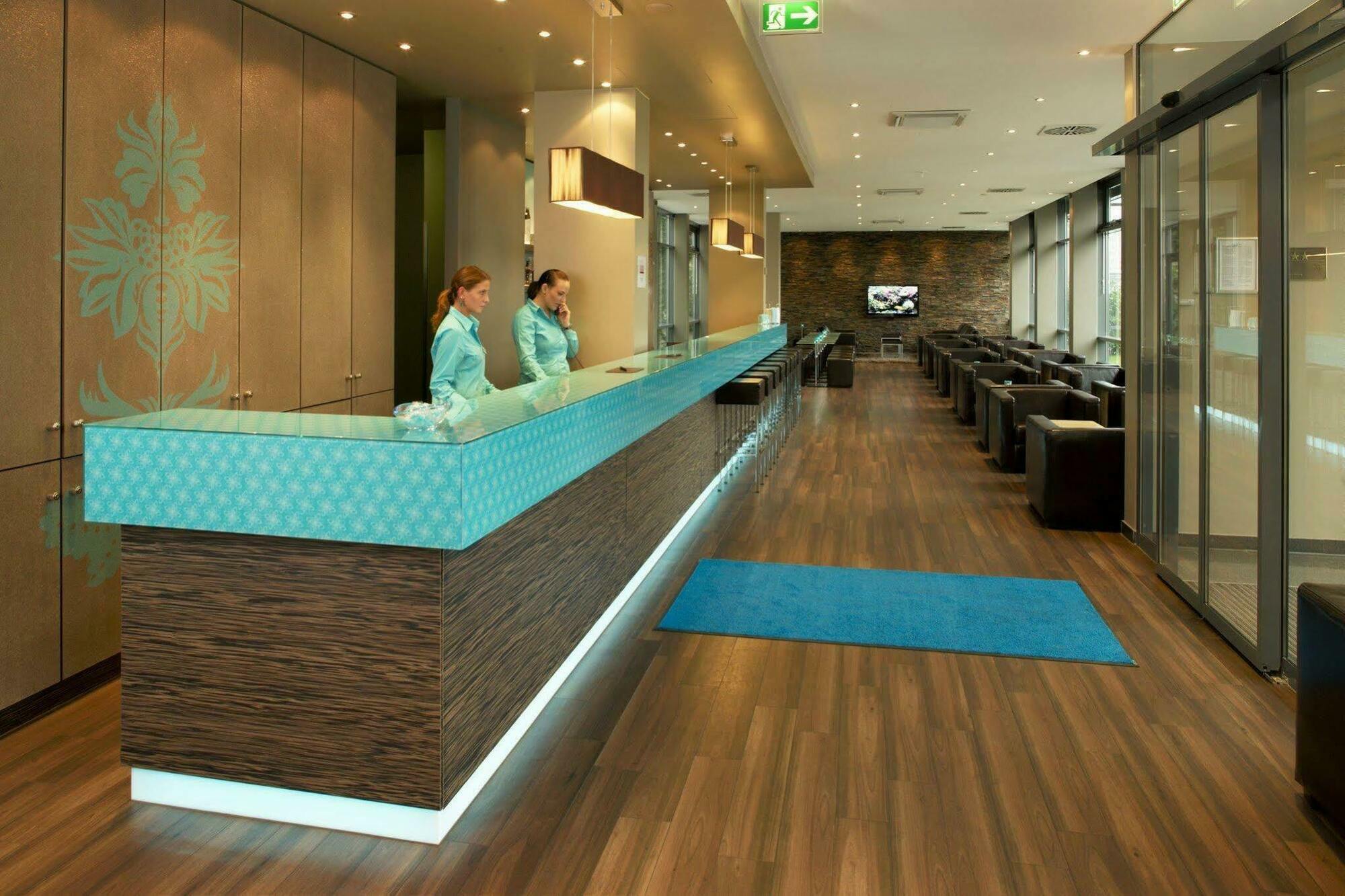 Motel One Nuernberg-Plaerrer Εξωτερικό φωτογραφία